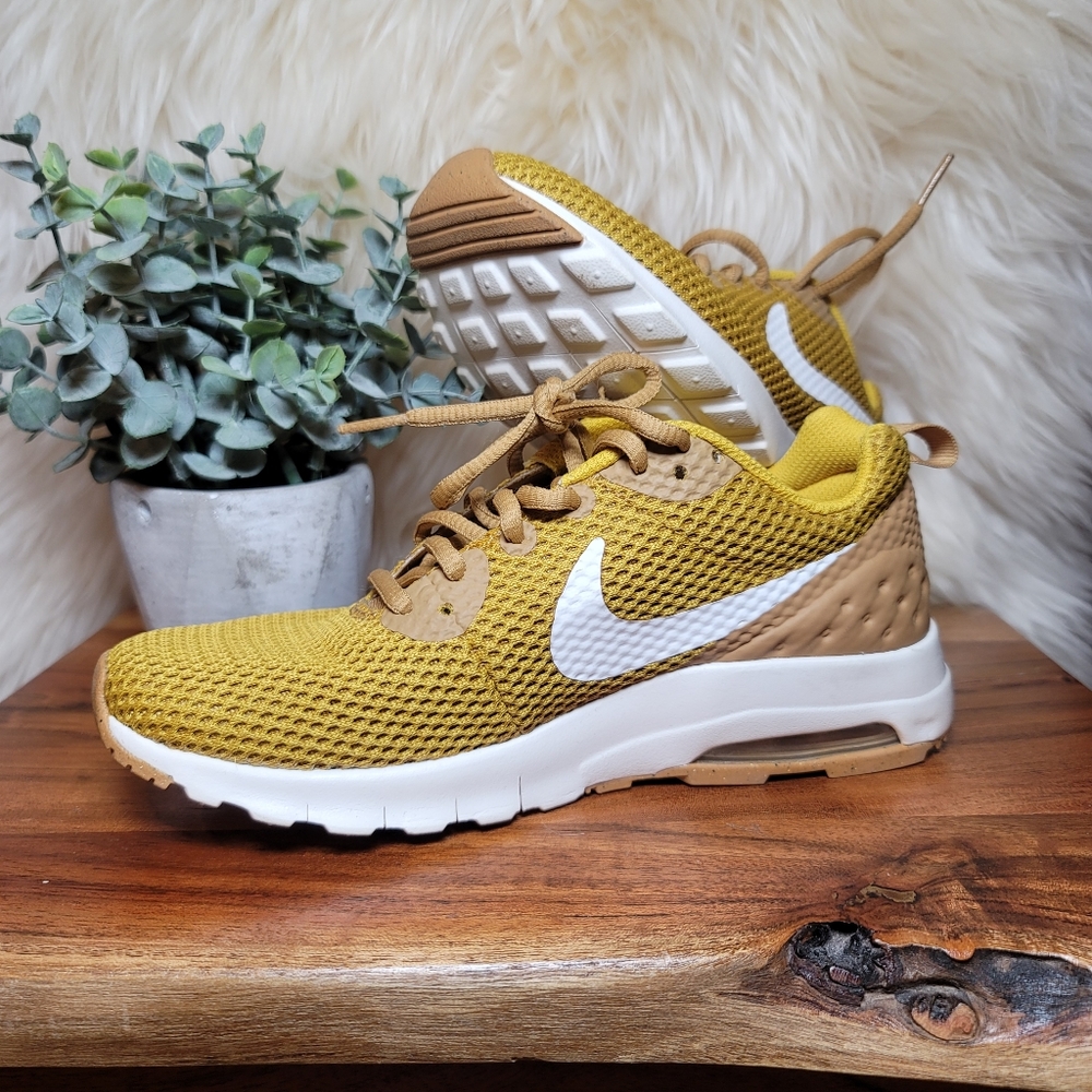 Nike Air Sneakers, Size 6.5